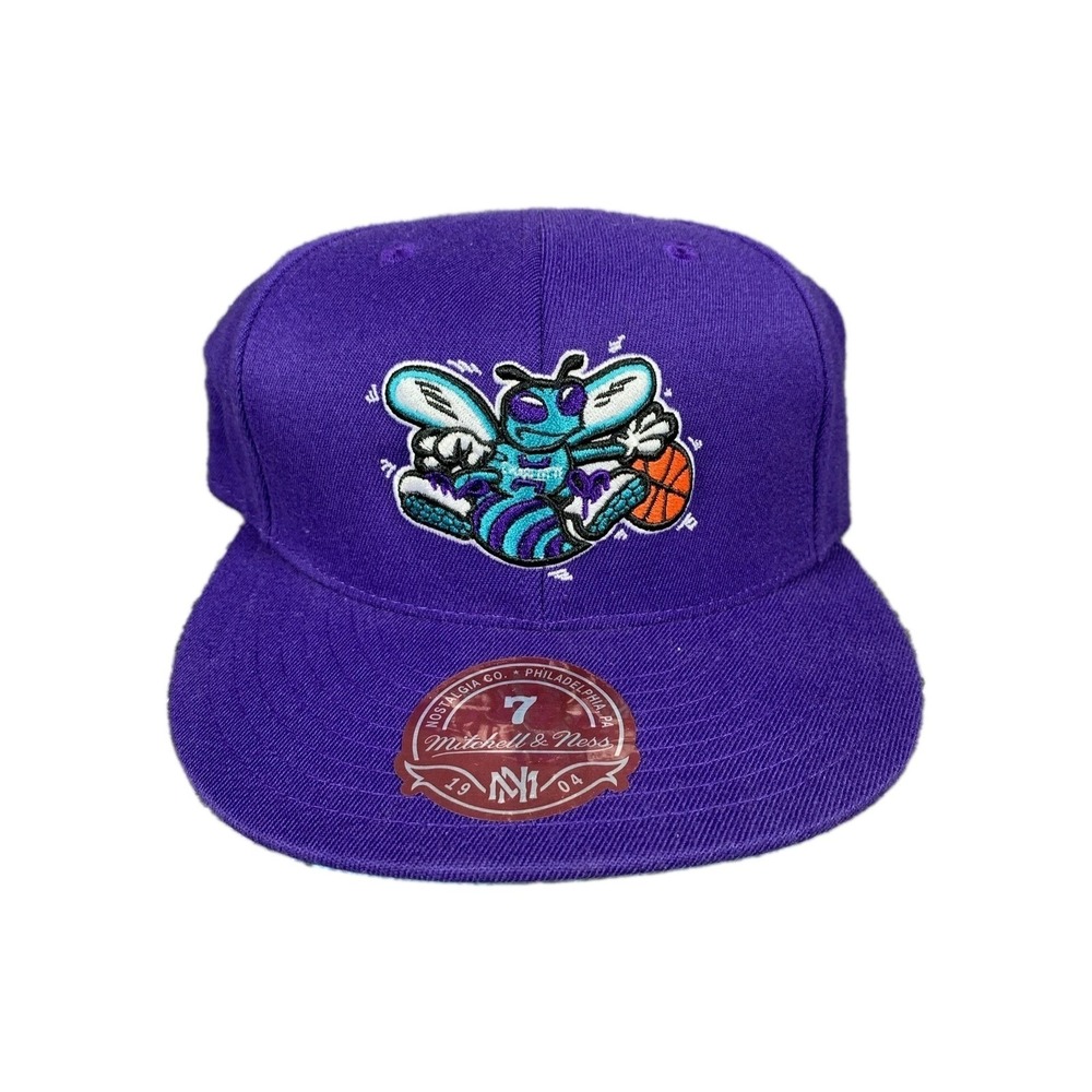 Mitchell & Ness Charlotte Hornets Hat Mens 7 Fitted NBA HWC Purple Cap